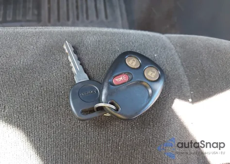 2004 Chevrolet Silverado 1500 Z71 из США, поврежденный, VIN 2GCEK19TX41415467